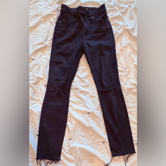 Madewell Distressed Curvy High-Rise Skinny Jeans - Picture 3 of 7